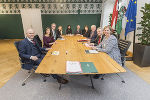 Konstituierende Regierungssitzung der neuen Landesregierung in der Grazer Burg. 