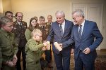 LH-Stv. Anton Lang und LH Hermann Schützenhöfer (v.r.) nahmen das Friedenslicht entgegen. © Bilder: Land Steiermark/Foto Fischer; Verwendung bei Quellenangabe honorarfrei LH-Stv. Anton Lang und LH Hermann Schützenhöfer (v.r.) nahmen das Friedenslicht entgegen. © Bilder: Land Steiermark/Foto Fischer; Verwendung bei Quellenangabe honorarfrei
