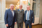 LH Hermann Schützenhöfer, Rotkreuz-Präsident Werner Weinhofer und LH-Stv. Anton Lang (v.l.) beim Neujahrsempfang der Einsatzorganisationen. © Land Steiermark/Foto Fischer; Verwendung bei Quellenangabe honorarfrei LH Hermann Schützenhöfer, Rotkreuz-Präsident Werner Weinhofer und LH-Stv. Anton Lang (v.l.) beim Neujahrsempfang der Einsatzorganisationen. © Land Steiermark/Foto Fischer; Verwendung bei Quellenangabe honorarfrei