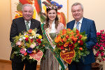 Blumenkönigin Elisabeth II. überbrachte LH Schützenhöfer und LH-Stv. Lang ihre Blumengrüße. © steiermark.at/Streibl; bei Quellenangabe honorarfrei Blumenkönigin Elisabeth II. überbrachte LH Schützenhöfer und LH-Stv. Lang ihre Blumengrüße. © steiermark.at/Streibl; bei Quellenangabe honorarfrei