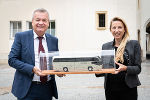 LH-Stv. Anton Lang und LR Juliane Bogner-Strauß unterstützen eine sichere Abwicklung der Schülerfreifahrten. © Foto: Land Steiermark/Streibl; bei Quellenangabe honorarfrei LH-Stv. Anton Lang und LR Juliane Bogner-Strauß unterstützen eine sichere Abwicklung der Schülerfreifahrten. © Foto: Land Steiermark/Streibl; bei Quellenangabe honorarfrei