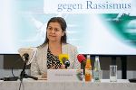 LR Doris Kampus setzt Zeichen gegen Rassismus. © Bild:Land Steiermark/Drechsler; Verwendung bei Quellenangabe honorarfrei LR Doris Kampus setzt Zeichen gegen Rassismus. © Bild:Land Steiermark/Drechsler; Verwendung bei Quellenangabe honorarfrei