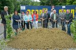 Spatenstich in Kirchberg: LR Ursula Lackner (4.v.l.) gab gemeinsam mit NAbg. Agnes Totter (2.v.l.), LAbg. Cornelia Schweiner (5.v.l.), Bgm. Helmut Ofner (M.) und Alfred Primschitz (4.v.r.) grünes Licht für die Baustelle an der L 202. © Land Steiermark/Purgstaller; Verwendung bei Quellenangabe honorarfrei Spatenstich in Kirchberg: LR Ursula Lackner (4.v.l.) gab gemeinsam mit NAbg. Agnes Totter (2.v.l.), LAbg. Cornelia Schweiner (5.v.l.), Bgm. Helmut Ofner (M.) und Alfred Primschitz (4.v.r.) grünes Licht für die Baustelle an der L 202. © Land Steiermark/Purgstaller; Verwendung bei Quellenangabe honorarfrei