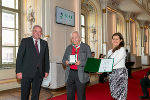 Für seine langjährigen Verdienste um die steirischen Pfadfinder wurde der geschäftsführende Präsident Josef Ortner mit dem Goldenen Ehrenzeichen des Landes Steiermark ausgezeichnet. © Land Steiermark/Frankl; bei Quellenangabe honorarfrei Für seine langjährigen Verdienste um die steirischen Pfadfinder wurde der geschäftsführende Präsident Josef Ortner mit dem Goldenen Ehrenzeichen des Landes Steiermark ausgezeichnet. © Land Steiermark/Frankl; bei Quellenangabe honorarfrei