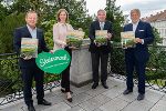 Große Freude über das neue Steiermark-Falstaff-Magazin: Landeshauptmann Hermann Schützenhöfer mit Herausgeber Wolfgang M. Rosam, Tourismuslandesrätin Barbara Eibinger-Miedl und Steiermark Tourismus-Geschäftsführer Erich Neuhold. © Land Steiermark/Streibl Große Freude über das neue Steiermark-Falstaff-Magazin: Landeshauptmann Hermann Schützenhöfer mit Herausgeber Wolfgang M. Rosam, Tourismuslandesrätin Barbara Eibinger-Miedl und Steiermark Tourismus-Geschäftsführer Erich Neuhold.