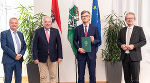 LH-Stv. Anton Lang, LH Hermann Schützenhöfer, der neue Bezirkshauptmann Andreas Weitlaner und LR Christopher Drexler (v.l.) bei der Dekretüberreichung.