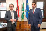 Landesrat Christopher Drexler (l.) begrüßte Prinz Abdullah bin Khalid bin Sultan Al Saud (r.) in seinem Büro im Grazer Landhaus. © Bilder: Land Steiermark/Jesse Streibl; Verwendung bei Quellenangabe honorarfrei Landesrat Christopher Drexler (l.) begrüßte Prinz Abdullah bin Khalid bin Sultan Al Saud (r.) in seinem Büro im Grazer Landhaus. © Bilder: Land Steiermark/Jesse Streibl; Verwendung bei Quellenangabe honorarfrei