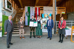 Stefan Buchegger und seine Mutter bekamen den Tierschutzpreis von LH-Stv. Anton Lang, LR Johann Seitinger, TSO Barbara Fiala-Köck und LK-Vizepräs. Maria Pein überreicht. © Foto: Land Steiermark/Foto Frankl; bei Quellenangabe honorarfrei Stefan Buchegger und seine Mutter bekamen den Tierschutzpreis von LH-Stv. Anton Lang, LR Johann Seitinger, TSO Barbara Fiala-Köck und LK-Vizepräs. Maria Pein überreicht. © Foto: Land Steiermark/Foto Frankl; bei Quellenangabe honorarfrei