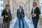 Die Landesrätinnen Ursula Lackner (l.) und Barbara Eibinger-Miedl (r.) mit dem neuen Verfahrenskoordinator Karl-Heinz Kohrgruber (m.). © Land Steiermark/Purgstaller; Nutzung bei Quellenangabe honorarfrei Die Landesrätinnen Ursula Lackner (l.) und Barbara Eibinger-Miedl (r.) mit dem neuen Verfahrenskoordinator Karl-Heinz Kohrgruber (m.).