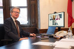 Kulturlandesrat Christopher Drexler per Video verbunden mit dem Vorsitzenden des Kulturkuratoriums Franz Majcen sowie der stellvertretenden Vorsitzenden Isabella Holzmann © steiermark.at/Streibl Kulturlandesrat Christopher Drexler per Video verbunden mit dem Vorsitzenden des Kulturkuratoriums Franz Majcen sowie der stellvertretenden Vorsitzenden Isabella Holzmann © steiermark.at/Streibl