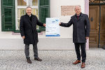 Landesrat Hans Seitinger (r.) gratulierte Bürgermeister Johann Schirnhofer zum Landessieg beim NEPTUN-Wasserpreis. © Land Steiermark/Streibl; Nutzung bei Quellenangabe honorarfrei Landesrat Hans Seitinger (r.) gratulierte Bürgermeister Johann Schirnhofer zum Landessieg beim NEPTUN-Wasserpreis. © Land Steiermark/Streibl; Nutzung bei Quellenangabe honorarfrei