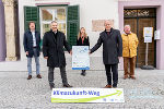 Abteilungsleiter Johann Wiedner (Land Steiermark, Wasserwirtschaft), Bgm. Johann Schirnhofer, Projektpartner Victoria Allmer (Klima- und Energiemodellregion Naturpark Pöllauer Tal), LR Hans Seitinger und Obmann Franz Grabenhofer (Naturpark Pöllauertal) (v.l.) bei der Überreichung der Sieger-Plakette und Urkunde. © Land Steiermark/Streibl; Nutzung bei Quellenangabe honorarfrei Abteilungsleiter Johann Wiedner (Land Steiermark, Wasserwirtschaft), Bgm. Johann Schirnhofer, Projektpartner Victoria Allmer (Klima- und Energiemodellregion Naturpark Pöllauer Tal), LR Hans Seitinger und Obmann Franz Grabenhofer (Naturpark Pöllauertal) (v.l.) bei der Überreichung der Sieger-Plakette und Urkunde. © Land Steiermark/Streibl; Nutzung bei Quellenangabe honorarfrei