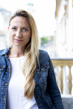 Landesrätin Juliane Bogner-Strauß begrüßt die Vereinfachungen bei der Errichtung von zusätzlichen Kinderbildungs- und Betreuungseinrichtungen. © Foto: Marija Kanizaj; bei Quellenangabe honorafrei Landesrätin Juliane Bogner-Strauß begrüßt die Vereinfachungen bei der Errichtung von zusätzlichen Kinderbildungs- und Betreuungseinrichtungen. © Foto: Marija Kanizaj; bei Quellenangabe honorafrei