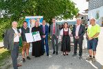 LH-Stv. Anton Lang (2.v.re.) und LR. Johann Seitinger (li.) überreichten gemeinsam mit Barbara Fiala-Köck (3.v.r.) an Pater Prior Paulus und Verantwortlichen der Barmherzigen Brüder die Auszeichnung. © Foto: Land Steiermark/FotoFrankl; bei Quellenangabe honorarfrei LH-Stv. Anton Lang (2.v.re.) und LR. Johann Seitinger (li.) überreichten gemeinsam mit Barbara Fiala-Köck (3.v.r.) an Pater Prior Paulus und Verantwortlichen der Barmherzigen Brüder die Auszeichnung. © Foto: Land Steiermark/FotoFrankl; bei Quellenangabe honorarfrei