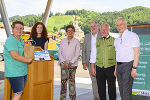 Auszeichnung von Barbara Größbauer aus Bad Gams: Gewinnerin Barbara Größbauer, Referatsleiterin Ingrid Winter, Fachgruppenobfrau KommR Daniela Müller-Mezin, ORF Steiermark Landesdirektor Gerhard Koch, Obmann des Dachverbandes der steirischen Abfallwirtschaftsverbände Wolfgang Neubauer und Nachhaltigkeitslandesrat Hans Seitinger (v.l.). © Pixelmaker.at; Nutzung bei Quellenangabe honorarfrei Auszeichnung von Barbara Größbauer aus Bad Gams: Gewinnerin Barbara Größbauer, Referatsleiterin Ingrid Winter, Fachgruppenobfrau KommR Daniela Müller-Mezin, ORF Steiermark Landesdirektor Gerhard Koch, Obmann des Dachverbandes der steirischen Abfallwirtschaftsverbände Wolfgang Neubauer und Nachhaltigkeitslandesrat Hans Seitinger (v.l.). © Pixelmaker.at; Nutzung bei Quellenangabe honorarfrei