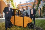 Landeshauptmann Hermann Schützenhöfer, Frank Stronach, TU Graz-Vizerektor Horst Bischof, Wirtschaftslandesrätin Barbara Eibinger-Miedl und Landeshauptmann-Stellvertreter Anton Lang (v.l.) bei der Präsentation der Pläne zur steirischen Produktionsstätte für das von Stronach entwickelte Elektro-Kleinfahrzeug 'SARIT'. © TU Graz/Lunghammer; bei Quellenangabe honorarfrei Landeshauptmann Hermann Schützenhöfer, Frank Stronach, TU Graz-Vizerektor Horst Bischof, Wirtschaftslandesrätin Barbara Eibinger-Miedl und Landeshauptmann-Stellvertreter Anton Lang (v.l.) bei der Präsentation der Pläne zur steirischen Produktionsstätte für das von Stronach entwickelte Elektro-Kleinfahrzeug 'SARIT'.