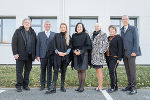Architekt Peter Scherzer, Direktor Christian Vogelsberger, Landesrätin Juliane Bogner-Strauß, Bildungsdirektorin Elisabeth Meixner, Berufsschuldirektorin Sylvia Oswald, Fachabteilungsleiterin Eva Maria Fluch, und Landesimmobiliengesellschafts-Geschäftsführer Carl Skela (v.l.) © Land Steiermark/Binder; bei Quellenangabe honorarfrei Architekt Peter Scherzer, Direktor Christian Vogelsberger, Landesrätin Juliane Bogner-Strauß, Bildungsdirektorin Elisabeth Meixner, Berufsschuldirektorin Sylvia Oswald, Fachabteilungsleiterin Eva Maria Fluch, und Landesimmobiliengesellschafts-Geschäftsführer Carl Skela (v.l.)
