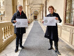 Marianne Graf und Ursula Lackner bei der Präsentation der Silberdistel 2022