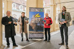 Präsentierten die Patenschaftsaktion für Baum-Naturdenkmale: Johannes Gepp, Präsident des Naturschutzbundes Steiermark , Ursula Lackner, Naturschutzlandesrätin, Fritz Stockreiter, Landesleiter der Berg- und Naturwacht Steiermark, Christian Mairhuber, Naturschutzbeauftragter des Landes Steiermark (v.l.). © Bild: Land Steiermark/Purgstaller; Verwendung bei Quellenangabe honorarfrei Präsentierten die Patenschaftsaktion für Baum-Naturdenkmale: Johannes Gepp, Präsident des Naturschutzbundes Steiermark , Ursula Lackner, Naturschutzlandesrätin, Fritz Stockreiter, Landesleiter der Berg- und Naturwacht Steiermark, Christian Mairhuber, Naturschutzbeauftragter des Landes Steiermark (v.l.).