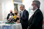 LH Hermann Schützenhöfer, Landesrätin Juliane Bogner-Strauß, Gerhard Stark (KAGes-Vorstandsvorsitzender) und LH-Stv. Anton Lang (v.l.) bei der Pressekonferenz in der Grazer Burg.