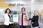 (v.l.): Katharina Heil (Geschäftsführerin VITAVO), Barbara Eibinger-Miedl (Wirtschaftslandesrätin und Schirmherrin des Landespreises für familienfreundlichste Betriebe), Gabriele Lechner (Jury-Vorsitzende). © GEOPHO/Jorj Konstantinov (v.l.): Katharina Heil (Geschäftsführerin VITAVO), Barbara Eibinger-Miedl (Wirtschaftslandesrätin und Schirmherrin des Landespreises für familienfreundlichste Betriebe), Gabriele Lechner (Jury-Vorsitzende).