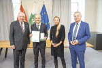 LH Hermann Schützenhöfer mit Primarius Gerhard Ranner-Hafferl, LR Juliane Bogner-Strauß und LH-Stv. Anton Lang (v.l.). © Bilder. Land Steiermark/Fischer; Verwendung bei Quellenangabe honorarfrei