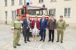 Landeshauptmann-Stellvertreter Anton Lang (2.v.l.), Landtagsabgeordnete Silvia Karelly (3.v.l.), Landeshauptmann Hermann Schützenhöfer (4.v.l.) und Landesfeuerwehrkommandant Reinhard Leichtfried (5.v.l.) mit Vertretern der Freiwilligen Feuerwehr Fischbach.