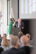 LH Hermann Schützenhöfer dankte den ehemaligen Verantwortungsträgerinnen und -trägern in der Landespolitik.