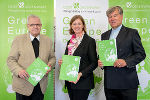 Programmpräsentation des diesjährigen Pfingstdialogs: Bischofsvikar Heinrich Schnuderl, Wissenschaftslandesrätin Barbara Eibinger-Miedl und „Geist & Gegenwart"-Koordinator Herwig Hösele (v.l.) © Land Steiermark/Binder; bei Quellenangabe honorarfrei
