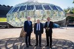 StM Thomas Schmidt, Prof. Helmut List, LR Christopher Drexler (v.l.) bei AVL List in Graz. © Land Steiermark; Verwendung bei Quellenangabe honorarfrei