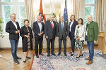 LR Christopher Drexler, LR Ursula Lackner, LH-Stv. Anton Lang, LH Hermann Schützenhöfer, EU-Kommissar Johannes Hahn, LR Barbara Eibinger-Miedl, LR Doris Kampus, LR Johann Seitinger (v.l.).