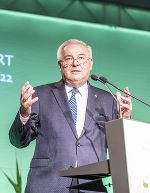 Landeshauptmann Hermann Schützenhöfer bei seiner Eröffnungsrede im Rahmen des Pfingstdialogs. © Foto Fischer; bei Quellenangabe honorarfrei Landeshauptmann Hermann Schützenhöfer bei seiner Eröffnungsrede im Rahmen des Pfingstdialogs.