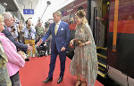 LH Hermann Schützenhöfer und Gattin Marianne empfangen das königliche Paar auf dem Grazer Hauptbahnhof. © Stadt Graz/Foto Fischer, bei Quellenangabe honorarfrei LH Hermann Schützenhöfer und Gattin Marianne empfangen das königliche Paar auf dem Grazer Hauptbahnhof.
