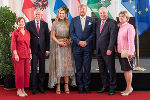 Das Königspaar mit LH Hermann Schützenhöfer und Gattin Marianne sowie Bundespräsident Alexander Van der Bellen mit Gattin Doris Schmidauer (l.).