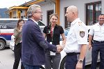 LH Christopher Drexler dankte den Einsatzkräften am Fliegerhorst Hinterstoisser. © Land Steiermark; Verwendung bei Quellenangabe honorarfrei LH Christopher Drexler dankte den Einsatzkräften am Fliegerhorst Hinterstoisser.