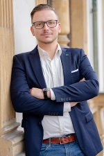 Mag. Valentin Mayer