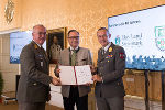 Militärkommandant Heinz Zöllner, Fachabteilungsleiter Harald Eitner und Generalstab-Chef Rudolf Striedinger (v.l.). © Lechner/ BMLV Militärkommandant Heinz Zöllner, Fachabteilungsleiter Harald Eitner und Generalstab-Chef Rudolf Striedinger (v.l.).