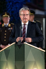 Landeshauptmann Christopher Drexler dankte in seiner Rede den Einsatzorganisationen. © LandSteiermark/Binder, bei Quellenangabe honorarfrei