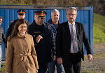 Landesrätin Doris Kampus, Landespolizeidirektor-Stellvertreter Joachim Huber, Bürgermeister Reinhold Höflechner und Landeshauptmann Christopher Drexler in Spielfeld ©      