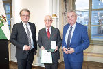 LH Christopher Drexler, Rudolf Hajek, LH-Stv. Anton Lang (v.l.). © Fischer/ Land Steiermark LH Christopher Drexler, Rudolf Hajek, LH-Stv. Anton Lang (v.l.).