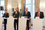 Landespolizeidirektor Gerald Ortner, Landeshauptmann Christopher Drexler, Innenminister Gerhard Karner, Landeshauptmann-Stellvertreter Anton Lang (v.l.).