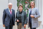 Die Regierungsmitglieder Hans Seitinger, Ursula Lackner und Barbara Eibinger-Miedl (v.l.) stellten das „Sachprogramm Erneuerbare Energie - Solarenergie“ vor.