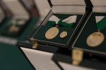 Die Ehrungsmedaille der Landessportorganisation. © Land Steiermark/Scheriau; Verwendung bei Quellenangabe honorarfrei Die Ehrungsmedaille der Landessportorganisation.