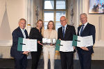 Ehrung von Sportlerinnen und Sportlern in der Aula der Alten Universität: : Carina Reicht mit Sportlandesrätin Juliane Bogner-Strauß und den Präsidenten Christian Purrer (ASVÖ), Gerhard Widmann (ASKÖ) und Stefan Herker (Sportunion). © Land Steiermark/Scheriau; Verwendung bei Quellenangabe honorarfrei Ehrung von Sportlerinnen und Sportlern in der Aula der Alten Universität: : Carina Reicht mit Sportlandesrätin Juliane Bogner-Strauß und den Präsidenten Christian Purrer (ASVÖ), Gerhard Widmann (ASKÖ) und Stefan Herker (Sportunion).