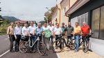 LH-Stv. Anton Lang (5.v.l.), Kapfenbergs Bgm. Fritz Kratzer (4.v.l.) und A16-Referatsleiter Robert Rast (6.v.l.) eröffneten den neuen Radweg-Eröffnung. © Land Steiermark/Resch