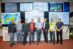 Lageupdate in der Landeswarnzentrale: Michael Jeschelnig (Fachabteilung Katastrophenschutz), Landesgeologe Hermann Konrad, Landesbranddirektor-Stellvertreter Christian Leitgeb, Landeshauptmann-Stellvertreter Anton Lang, Landeshauptmann Christopher Drexler, Fachabteilungsleiter Harald Eitner (Katastrophenschutz Land Steiermark), Hochwasserkoordinator Christoph Schlacher und der Leiter der Landeswarnzentrale Günter Hohenberger (v.l.) © Land Steiermark; bei Quellenangabe honorarfrei Lageupdate in der Landeswarnzentrale: Michael Jeschelnig (Fachabteilung Katastrophenschutz), Landesgeologe Hermann Konrad, Landesbranddirektor-Stellvertreter Christian Leitgeb, Landeshauptmann-Stellvertreter Anton Lang, Landeshauptmann Christopher Drexler, Fachabteilungsleiter Harald Eitner (Katastrophenschutz Land Steiermark), Hochwasserkoordinator Christoph Schlacher und der Leiter der Landeswarnzentrale Günter Hohenberger (v.l.)