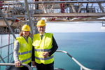 Botschafterin Ellison-Kramer und LH Drexler im Hafen Koper © Land Steiermark; bei Quellenangabe honorarfrei Botschafterin Ellison-Kramer und LH Drexler im Hafen Koper