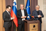 LH Drexler bei einer Pressekonferenz mit Wirtschaftsminister Han in Ljubljana © Land Steiermark; bei Quellenangabe honorarfrei LH Drexler bei einer Pressekonferenz mit Wirtschaftsminister Han in Ljubljana