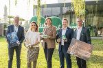 v.l.: Mathias Schattleitner (GF Schladming-Dachstein), Susanne Haubenhofer (GF Region Graz), Tourismuslandesrätin Barbara Eibinger-Miedl, Michael Feiertag, (GF Steirische Tourismus und Standortmarketing GmbH) und Christian Contola (GF Thermen- und Vulkanland). © Steiermark Tourismus/Jürgen Fuchs v.l.: Mathias Schattleitner (GF Schladming-Dachstein), Susanne Haubenhofer (GF Region Graz), Tourismuslandesrätin Barbara Eibinger-Miedl, Michael Feiertag, (GF Steirische Tourismus und Standortmarketing GmbH) und Christian Contola (GF Thermen- und Vulkanland).