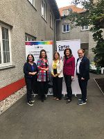 Bürgermeisterin Elke Kahr, Amrita Böker (VinziWerke), Soziallandesrätin Doris Kampus, Klubobfrau Barbara Riener und  Christian Taucher von Caritas Steiermark (v.l.) präsentierten das „Steirische Paket gegen die Kälte", damit auch im kommenden Winter niemand auf der Straße stehen muss.